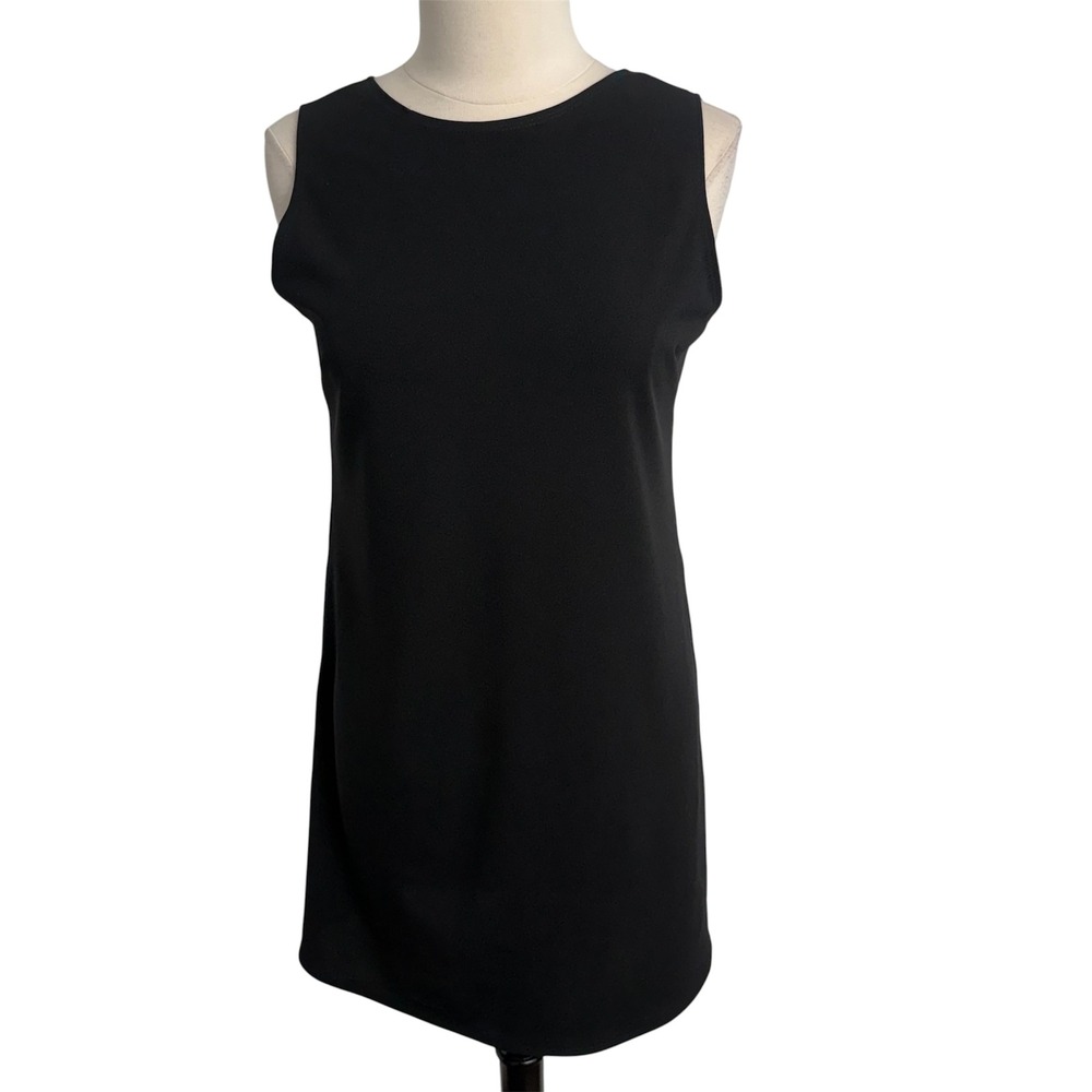 2 Hearts Women's Sleeveless Classic Crew Neckline Large Back Bow Shift Dress